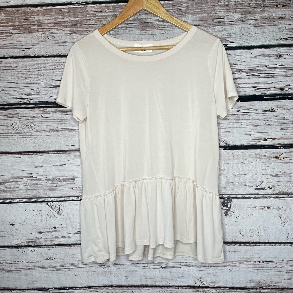 Lavender Field Cream Ivory Short Sleeve Blouse Ruffle Hem No Size‎ Tag Medium